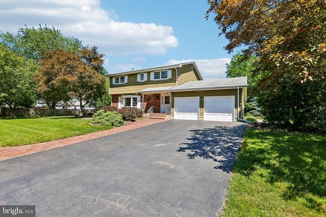 10 SANDTOWN TER, Hamilton, NJ 08690