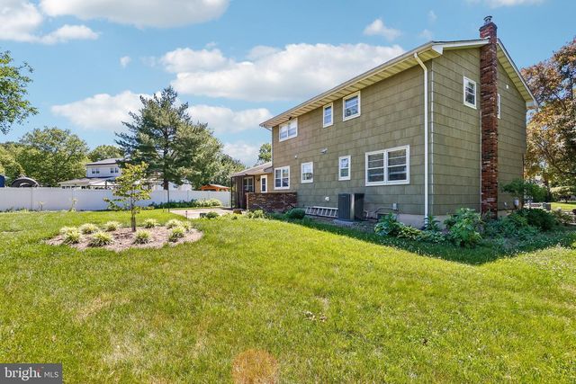 10 SANDTOWN TER, Hamilton, NJ 08690