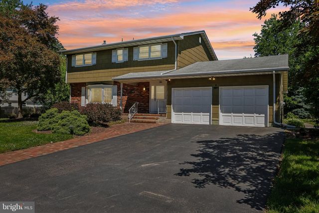 10 SANDTOWN TER, Hamilton, NJ 08690