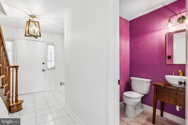 10 SANDTOWN TER, Hamilton, NJ 08690