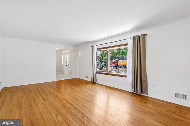 10 SANDTOWN TER, Hamilton, NJ 08690
