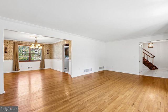 10 SANDTOWN TER, Hamilton, NJ 08690