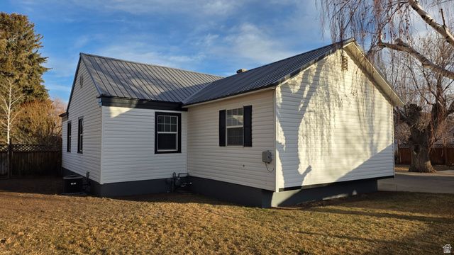 393 N 500 E, Roosevelt, UT 84066