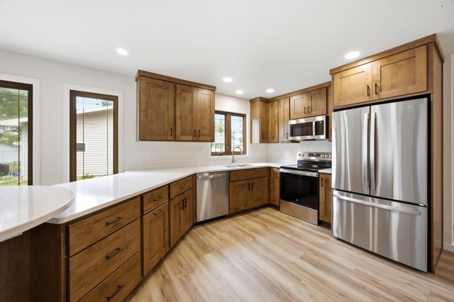 607 9th Street W, West Fargo, ND 58078