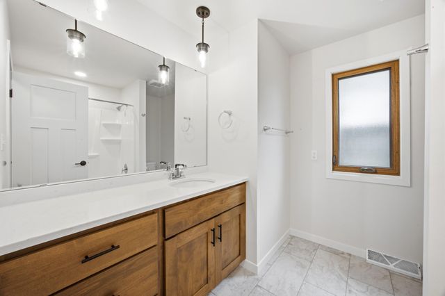 607 9th Street W, West Fargo, ND 58078