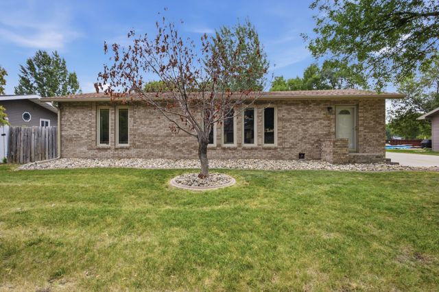607 9th Street W, West Fargo, ND 58078
