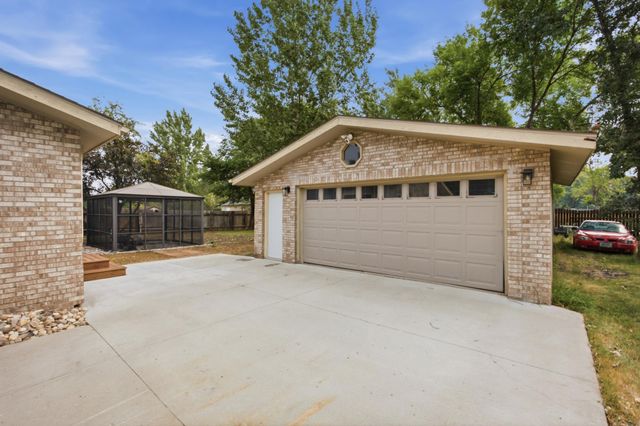 607 9th Street W, West Fargo, ND 58078