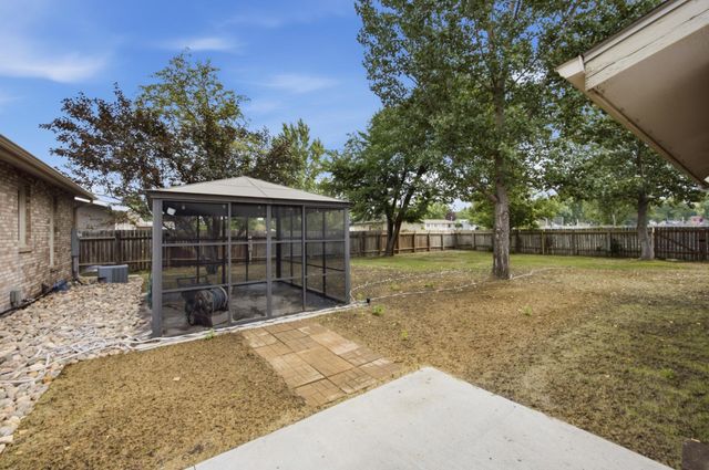 607 9th Street W, West Fargo, ND 58078