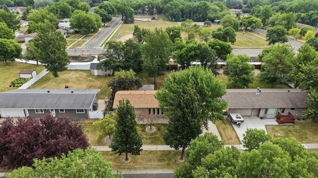 607 9th Street W, West Fargo, ND 58078