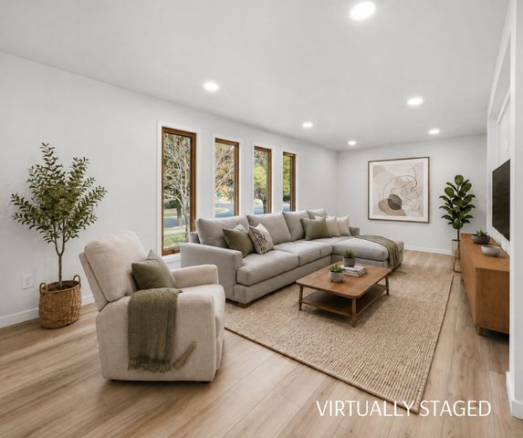 607 9th Street W, West Fargo, ND 58078