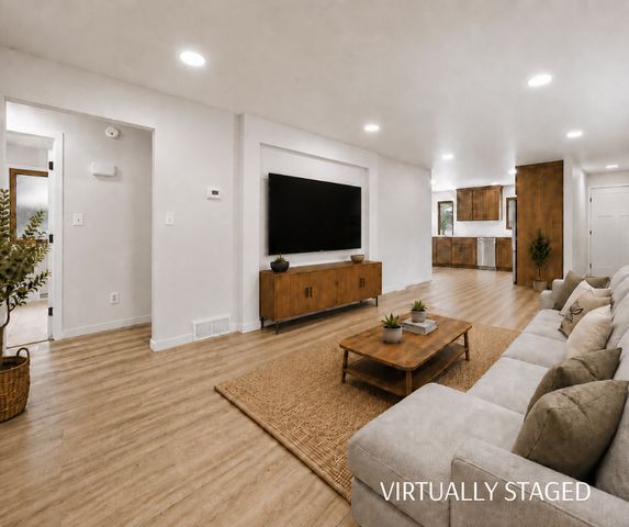607 9th Street W, West Fargo, ND 58078