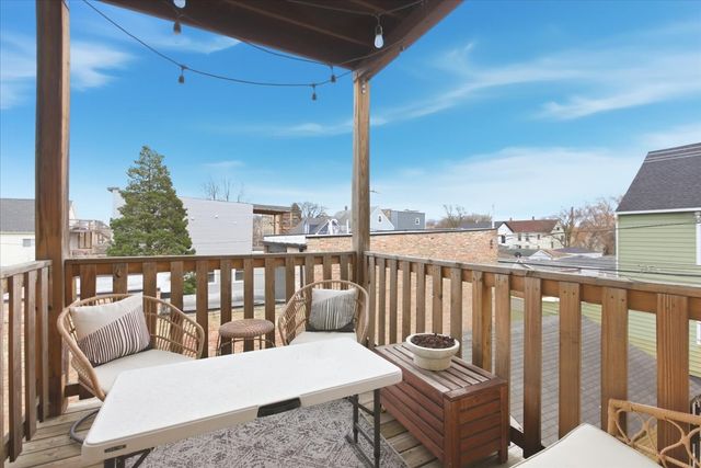 1951 N Monticello Avenue 2, Chicago, IL 60647