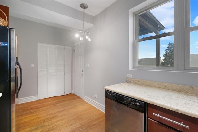 1951 N Monticello Avenue 2, Chicago, IL 60647