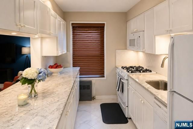 2215 N Central Road 2E, Fort Lee, NJ 07024