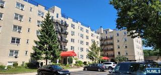 2215 N Central Road 2E, Fort Lee, NJ 07024