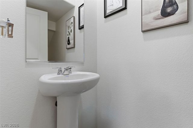 4760 Equinox Sky Avenue 2, North Las Vegas, NV 89084