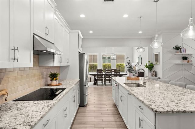 3769 Helmsman DR, Naples, FL 34120