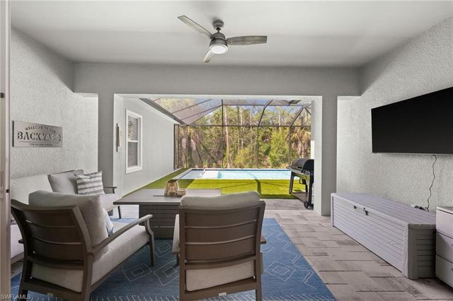 3769 Helmsman DR, Naples, FL 34120