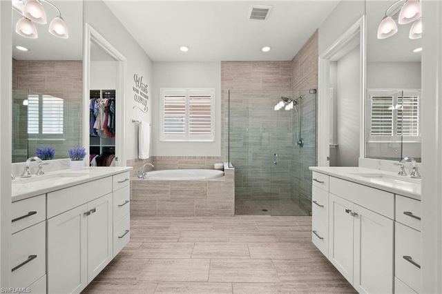 3769 Helmsman DR, Naples, FL 34120