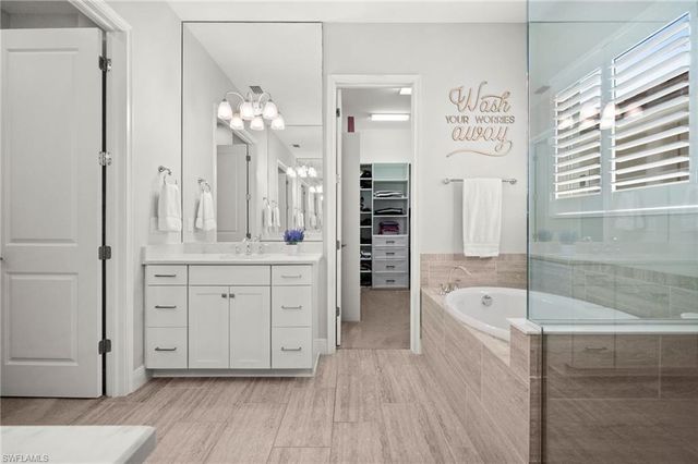 3769 Helmsman DR, Naples, FL 34120