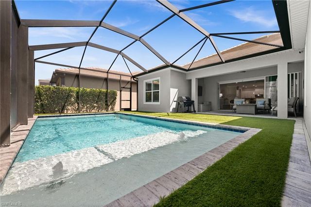 3769 Helmsman DR, Naples, FL 34120