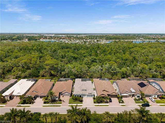 3769 Helmsman DR, Naples, FL 34120