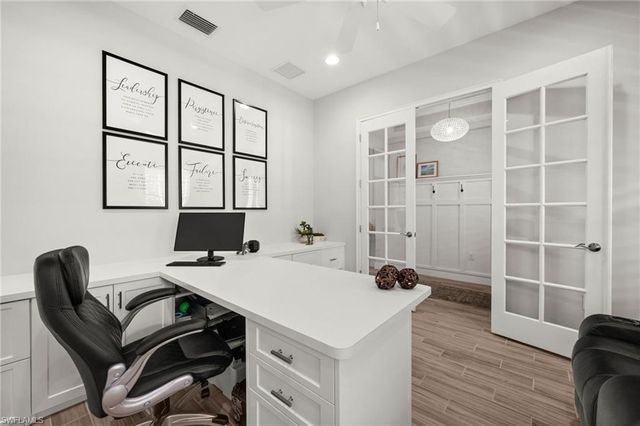 3769 Helmsman DR, Naples, FL 34120