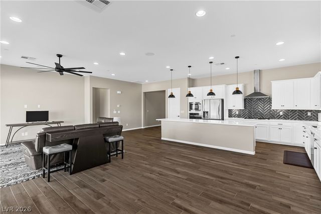 718 Moonstone Beach Place, Henderson, NV 89011