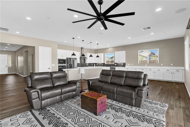 718 Moonstone Beach Place, Henderson, NV 89011