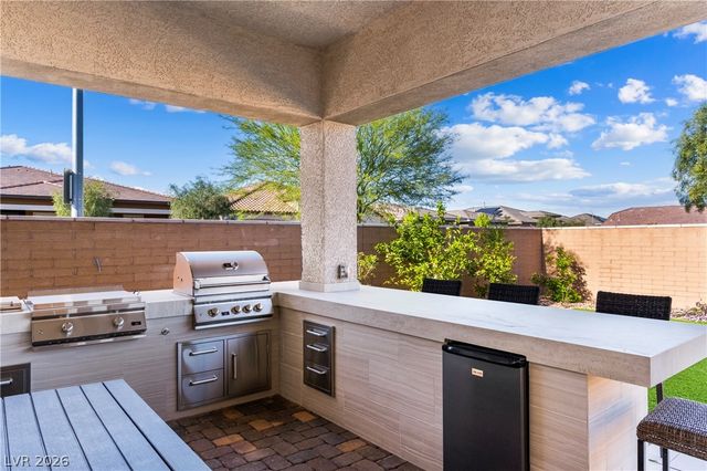 718 Moonstone Beach Place, Henderson, NV 89011