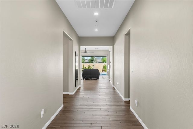 718 Moonstone Beach Place, Henderson, NV 89011