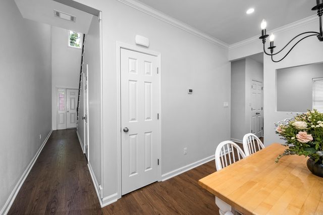 26 Foxcroft Village Drive, Little Rock, AR 72227