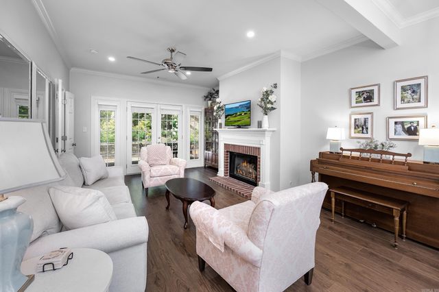 26 Foxcroft Village Drive, Little Rock, AR 72227