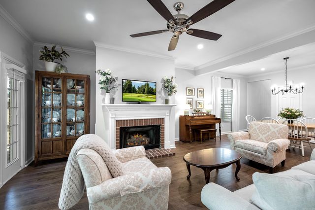 26 Foxcroft Village Drive, Little Rock, AR 72227