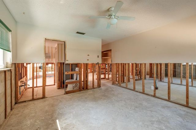 5611 VENETIAN BOULEVARD NE, St Petersburg, FL 33703