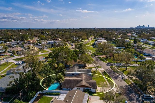 5611 VENETIAN BOULEVARD NE, St Petersburg, FL 33703