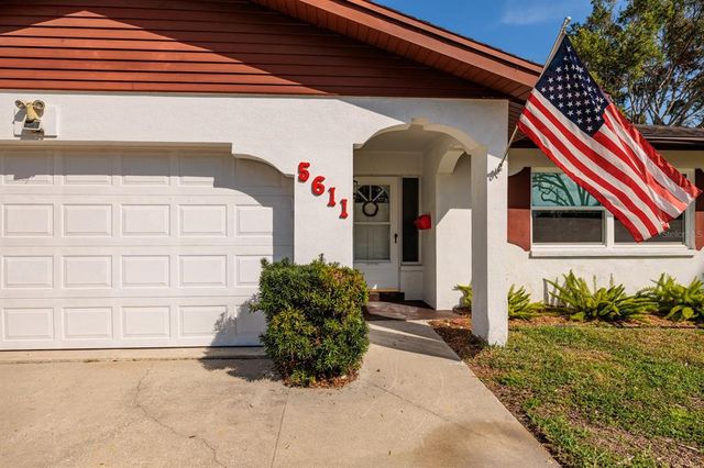 5611 VENETIAN BOULEVARD NE, St Petersburg, FL 33703