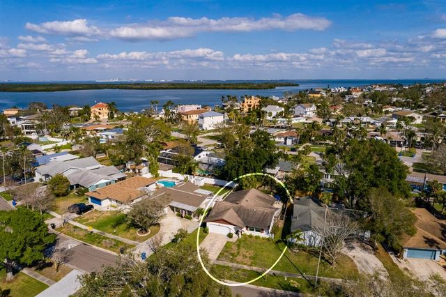 5611 VENETIAN BOULEVARD NE, St Petersburg, FL 33703