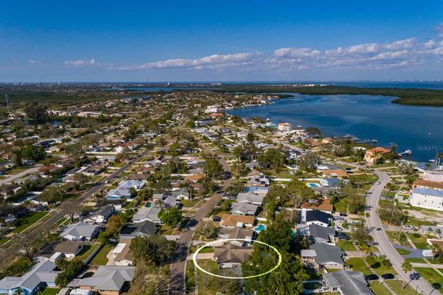 5611 VENETIAN BOULEVARD NE, St Petersburg, FL 33703