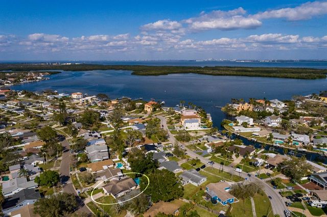 5611 VENETIAN BOULEVARD NE, St Petersburg, FL 33703