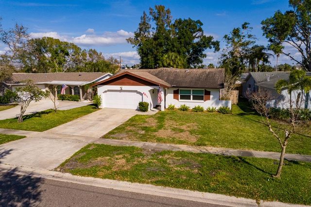 5611 VENETIAN BOULEVARD NE, St Petersburg, FL 33703