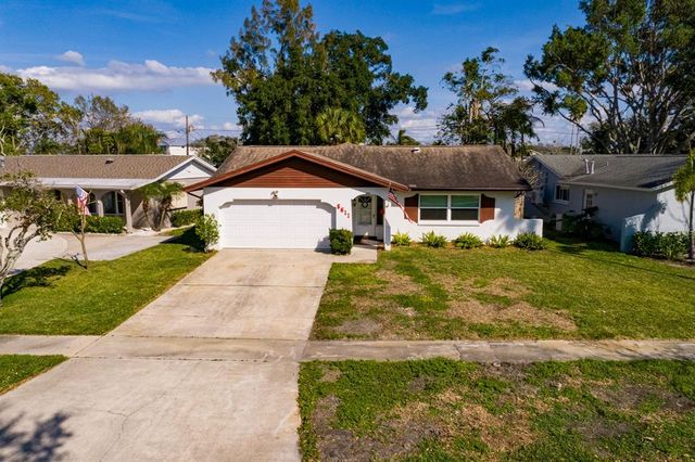 5611 VENETIAN BOULEVARD NE, St Petersburg, FL 33703