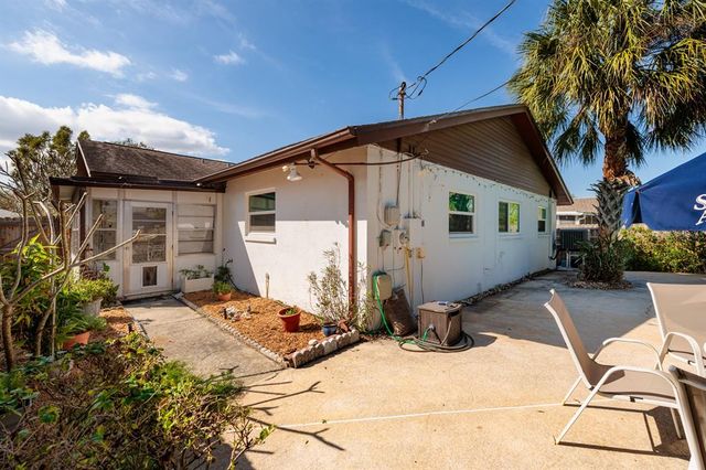 5611 VENETIAN BOULEVARD NE, St Petersburg, FL 33703