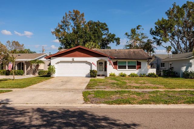 5611 VENETIAN BOULEVARD NE, St Petersburg, FL 33703