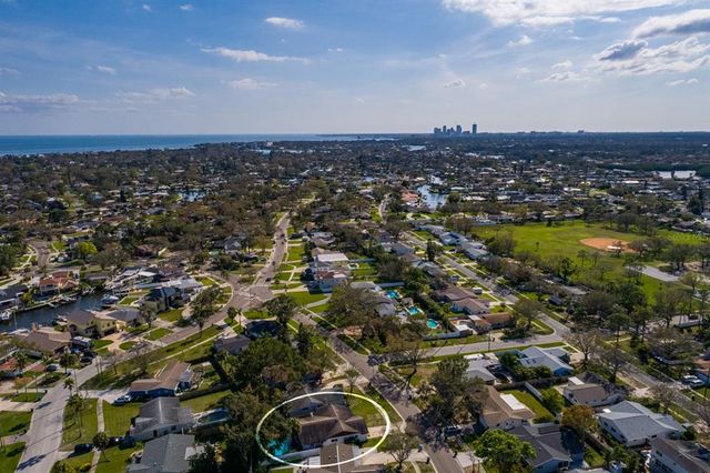 5611 VENETIAN BOULEVARD NE, St Petersburg, FL 33703