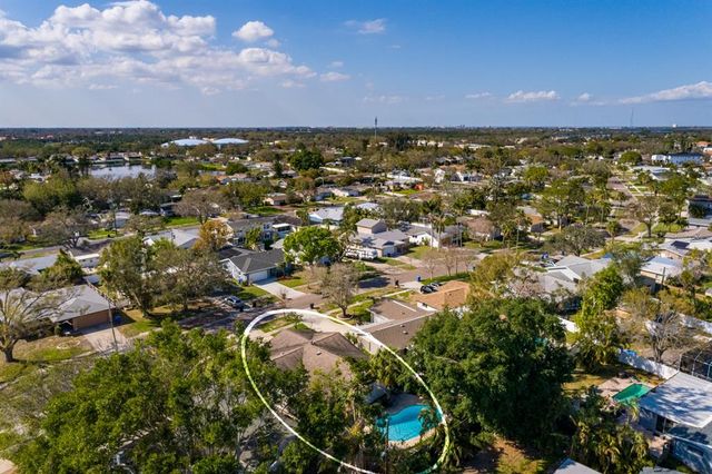 5611 VENETIAN BOULEVARD NE, St Petersburg, FL 33703