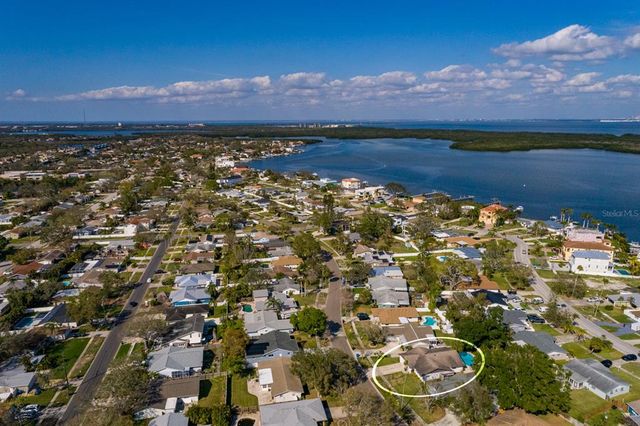 5611 VENETIAN BOULEVARD NE, St Petersburg, FL 33703