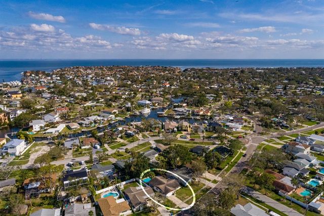 5611 VENETIAN BOULEVARD NE, St Petersburg, FL 33703