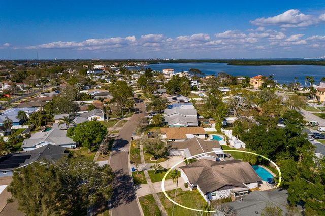 5611 VENETIAN BOULEVARD NE, St Petersburg, FL 33703