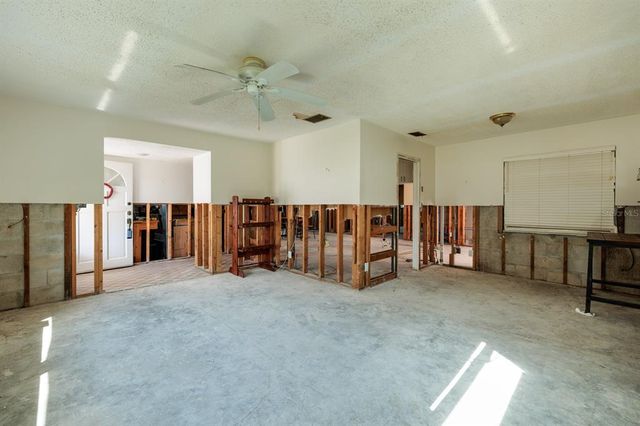 5611 VENETIAN BOULEVARD NE, St Petersburg, FL 33703